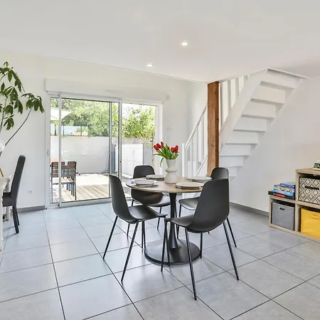 La Tranquilité Bleue - Maison Avec Parking Cloturé